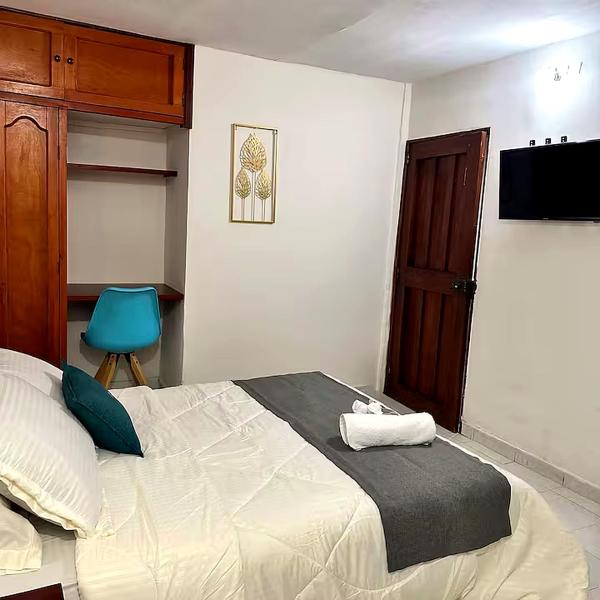 Habitación privada con baño - Hotel Bacano - Centro Historico, Buchen Sie  Santa Marta Magdalena