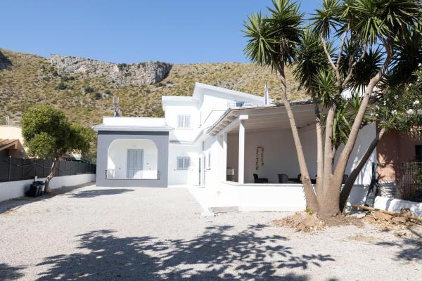 Villa Chiara, Prenota  Hotel a Lazio con parcheggio, Parcheggio