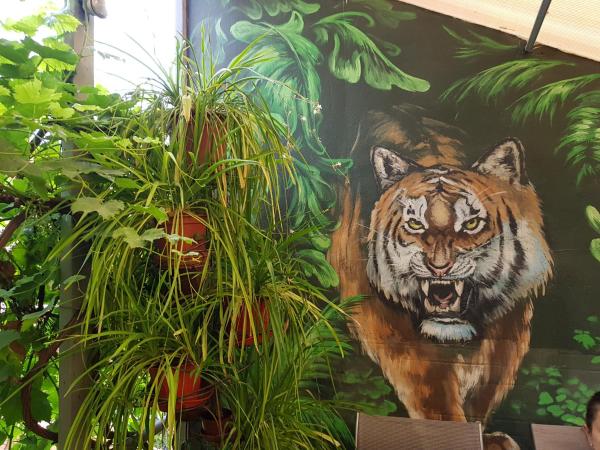 Jungle, Buchen Sie  Hotels in Odessa region mit Parkplatz, Parkplätze