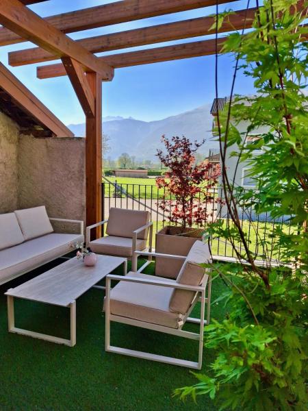 Villa Volpe Apartment with private terrace, Buchen Sie Ferienwohnung Hotels in Comer See mit Parkplatz, Parkplätze