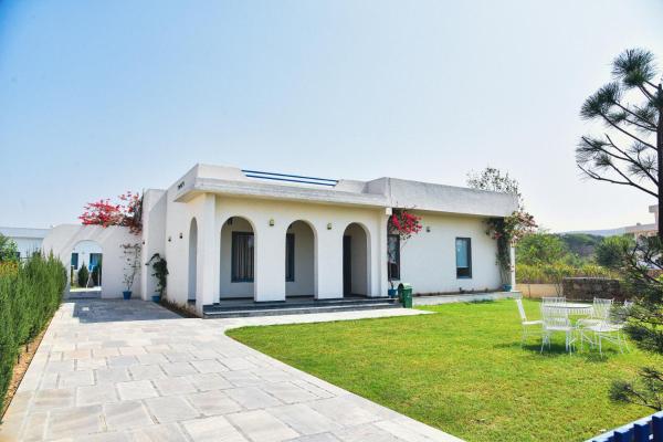 Ecotown Resort 3BHK Private Pool Villa, Prenota  Hotel a Rajasthan con piscina, Piscina