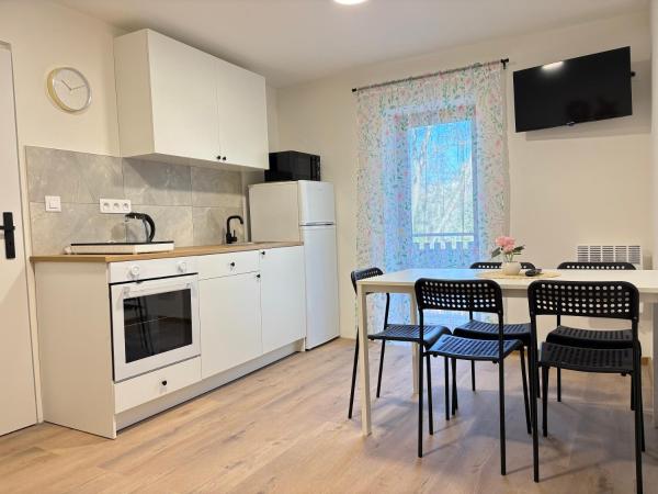 Apartmány Veselka, Reserva ahora  Hoteles en Bohemia Central con aparcamiento, Aparcamiento