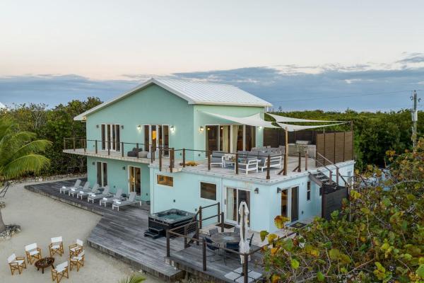 4-Bed Luxury Villa in Little Cayman, Prenota  Head of Bay Isole Cayman