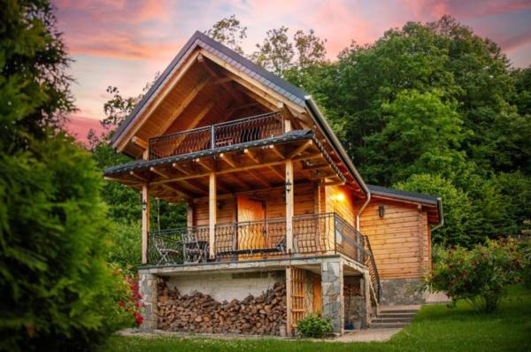 Dom z bali Pod Lasem - ECO, Buchen Sie  Jarnołtówek Oppeln