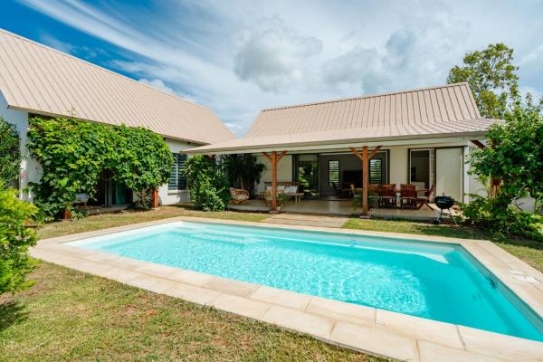 Villa Eden - 3 Chambres, Piscine Privée à 5min de la plage, Prenota  Hotel a Mauritius Costa Ovest con piscina, Piscina