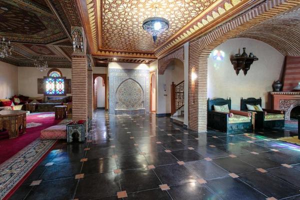 Villa MARRAKCHIA 5-suite, pool, between city and Palmeraie, Buchen Sie  Hotels in Marrakech-Safi mit Parkplatz, Parkplätze