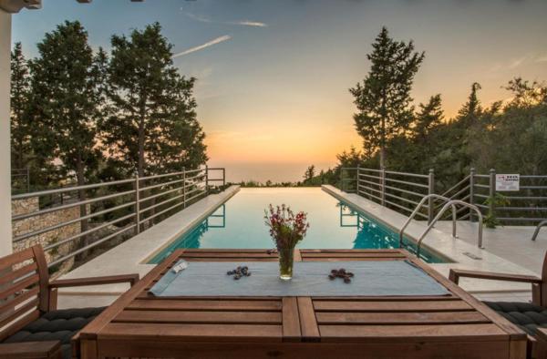 Villa Alexa, Book  Hotels in Paxoi with a Pool, Swimming Pool