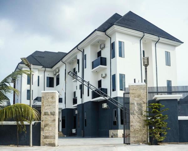 Rex&Rich Hotel and Suites, Buchen Sie  Umu Oma Imo