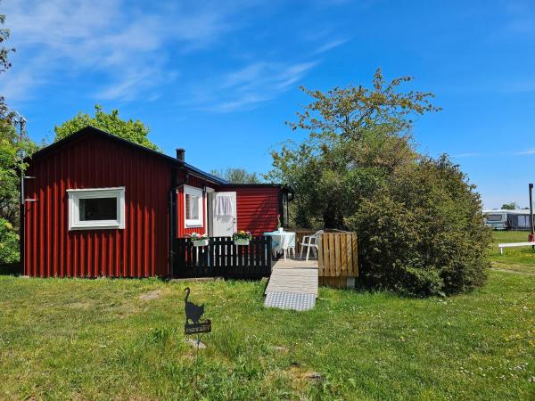 Stuga 11 Dalskärs camping, Prenota  Hotel a Småland con piscina, Piscina