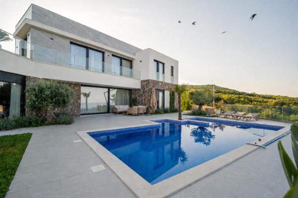 Luxury Villa Aventura with Pool Spa and Sea View Zagora, Prenota  Zagora Regione di Kotor