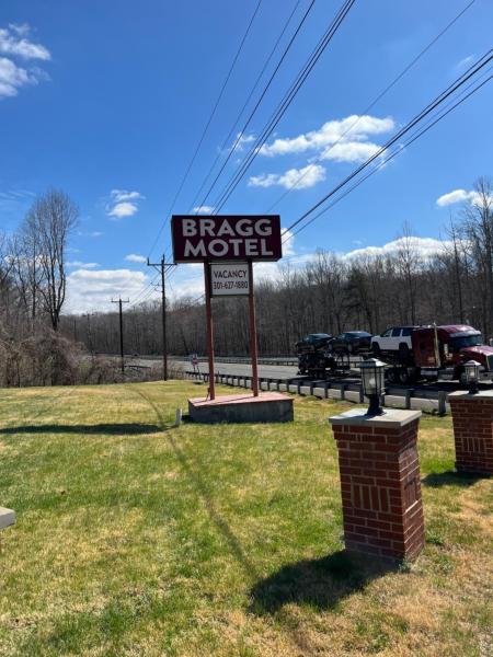 Bragg Motel, Buchen Sie Motel Hotels in Maryland mit Parkplatz, Parkplätze