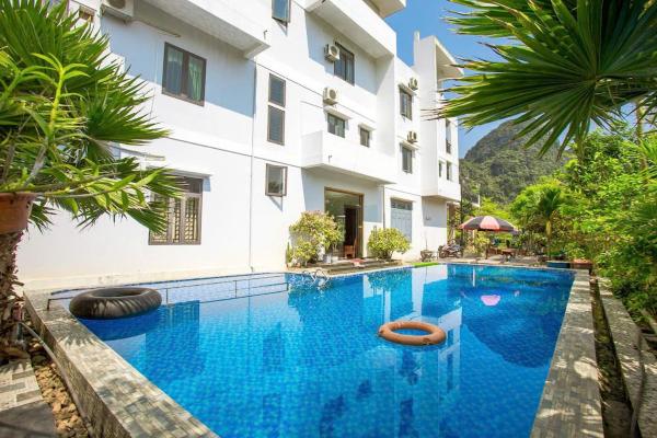 Phong Nha Mountain Backpacker hostel, Prenota  Hotel a Quang Binh con piscina, Piscina