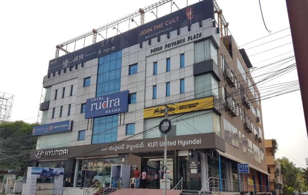 Hotel Rudra Grand - Kondapur, Hyderabad, Réserver  Hôtels à Telangana avec parking, Parking