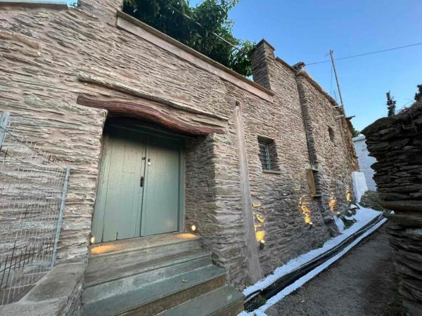 Villa Little Switzerland, Prenota  Andro Egeo Meridionale