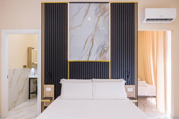 Partenope Rooms, Buchen Sie  Hotels in Neapel mit Parkplatz, Parkplätze