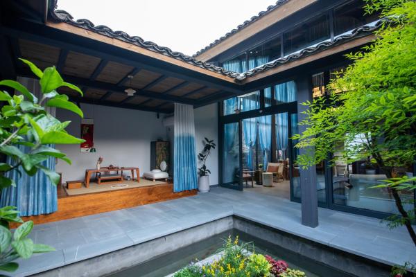 Blue House X Space 丨 Intangible Cultural Heritage Blue Dyeing 丨 Coffee Hostel, Buchen Sie  Hotels in Anhui mit Parkplatz, Parkplätze