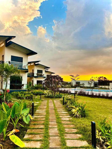 Lotus Luxury Resort, Réserver  Hôtels à Gujarat avec piscine, Piscine