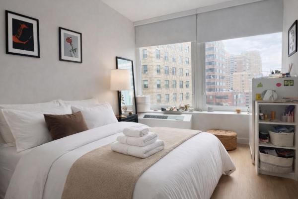 Modern 2BR Apartment in Financial District - Full Kitchen, Buchen Sie Ferienwohnung Hotels mit Pool in New York State, Schwimmbad