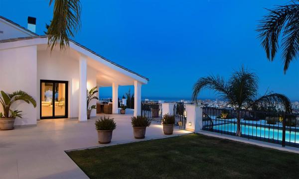 Villa with pool and stunning 180 degrees view, Prenota  Mijas Costa del Sol