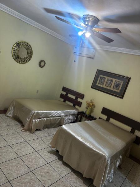 Cuba Real, Prenota  Hotel a Managua Region con parcheggio, Parcheggio