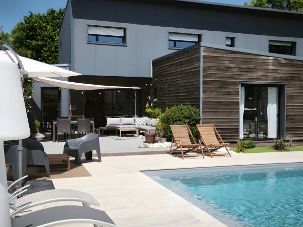 Chambres d'hotes La Fée Maison, Prenota Hotel Hotel con piscina a Bretagna, Piscina
