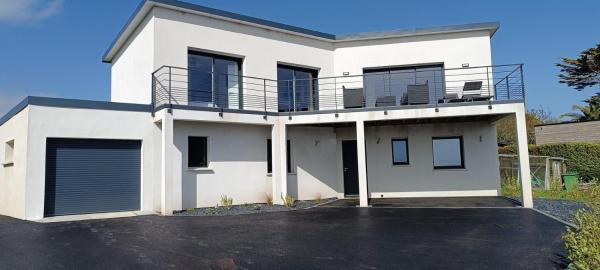 Villa Tregana Beach, confort et immersion dans un paysage idyllique, Prenota  Hotel a Bretagna con parcheggio, Parcheggio
