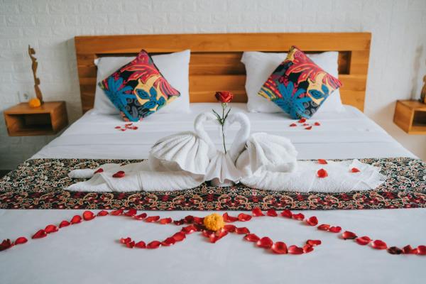 Sawah Manis Guest House, Reserva ahora  Hoteles con piscina en Bali, Piscina