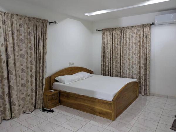 Villa de 3 chambres salon, Reserva ahora  Hoteles con piscina en Primorsky region, Piscina