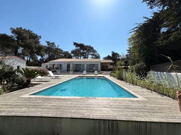 Villa Rose, Reserva ahora  Hoteles en Aquitania con aparcamiento, Aparcamiento