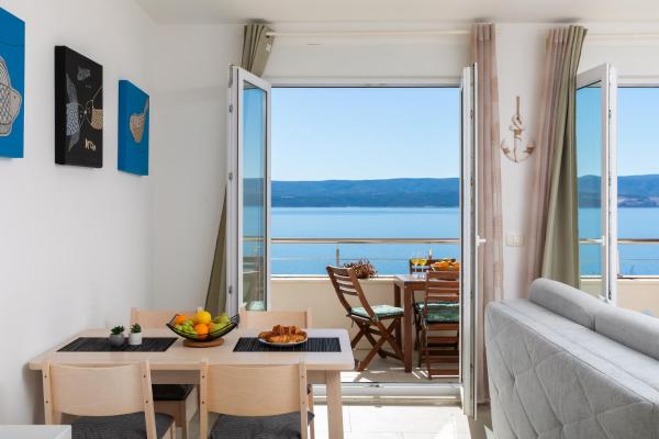 Villa Jolara With Heated Pool - Luxury Suite 10, Buchen Sie  Hotels in Gespanschaft Split-Dalmatien mit Pool, Schwimmbad