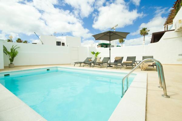 Villa Lux - By AZ Rentals, Prenota  Hotel a Isole Canarie con piscina, Piscina