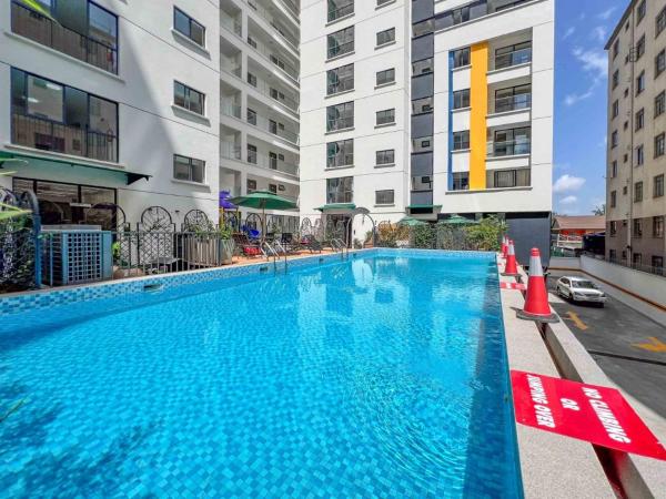 Executive living one bedroom apartment with fully equipped gym swimming pool children playing ground and amazing scenic city views, Buchen Sie Ferienwohnung Nairobi CBD Nairobi