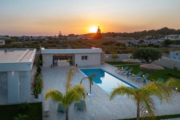 Villa Afrodite - IsulaTravel, Buchen Sie  Hotels mit Pool in Sizilien, Schwimmbad
