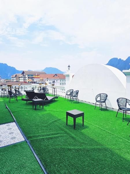 SKY hotel vangvieng, Buchen Sie  Hotels in Provinz Vientiane mit Pool, Schwimmbad