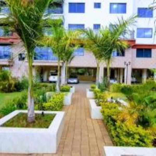 Beautiful two bedroom apartment with swimming pool fully equipped gym ample parking space and amazing scenic views, Buchen Sie Ferienwohnung Nairobi CBD Nairobi