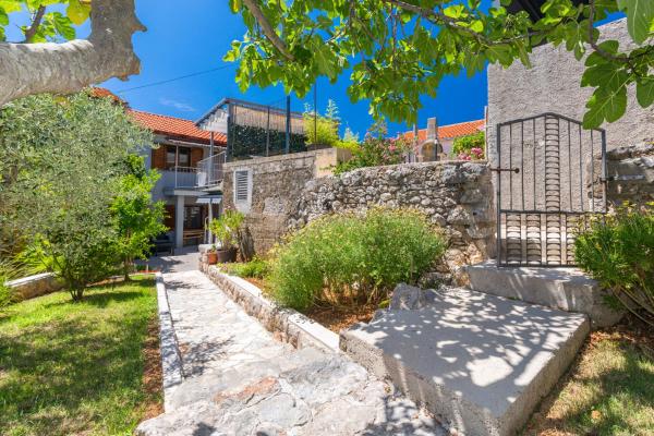 Apartment Galija, Punat historical center, Buchen Sie Ferienwohnung Hotels in Kvarner-Inseln mit Parkplatz, Parkplätze