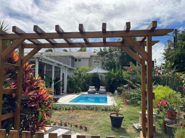 Villa Evalia, Prenota  Hotel a Mauritius Costa Ovest con piscina, Piscina