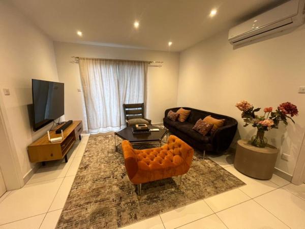 Prime Aura Properties, Reserva ahora  Hoteles en Gran Acra con aparcamiento, Aparcamiento