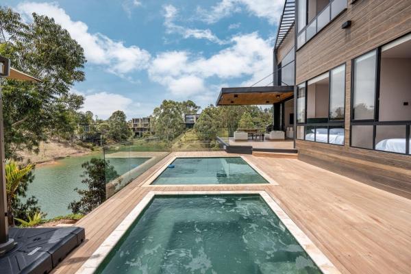 Luxury Villa in Guatapé | Pool and lake, Reserva ahora  Medellín Antioquia