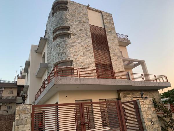 IT City Comfort HomeStay - Mohali, Reserva ahora  Hoteles en Punjab con aparcamiento, Aparcamiento