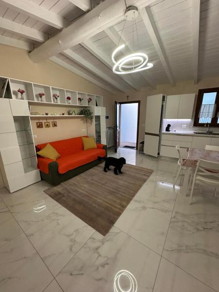 Casa Vacanze Il Glicine, Prenota  Castana Lombardia