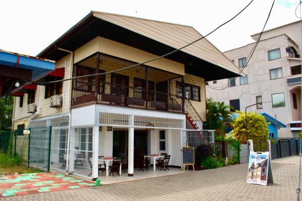 Nr 1 Spot, Buchen Sie  Hotels in Paramaribo mit Parkplatz, Parkplätze