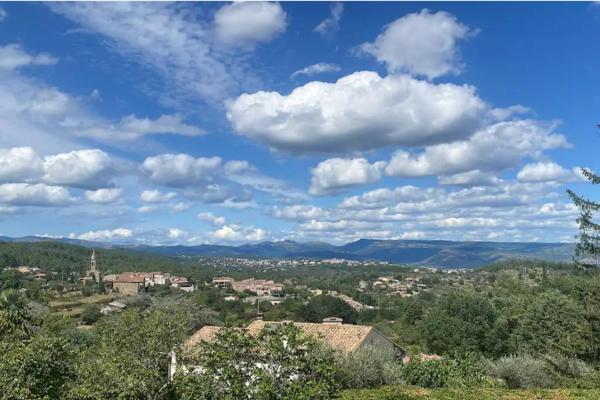 Villa in Ardèche with pool, Prenota  Hotel a Alvernia con parcheggio, Parcheggio