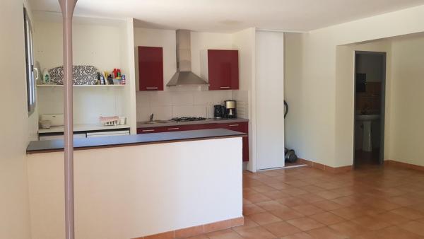 domaine d alistro avec grande piscine, Réserver  Hôtels à Corse avec parking, Parking