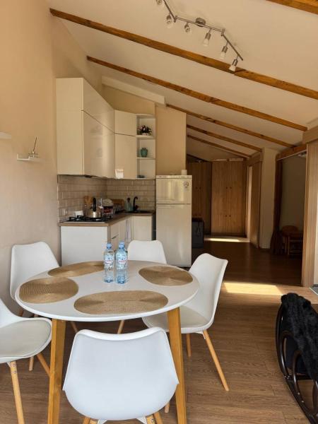 Amaizing mountain view 2-bed apartment in Villa Monte Bakuarini, Buchen Sie Ferienwohnung Bakuriani Samckhe Javakheti