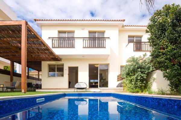Villa Breeze, Buchen Sie  Paralimni Famagusta