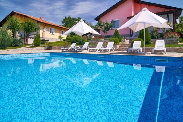 Royal Villas, Buchen Sie Villa Hotels mit Pool in Oblast Burgas, Schwimmbad