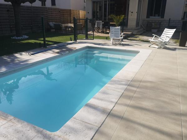 Villa la Roseraie chambre avec sdb privée, Réserver  Hôtels à Hérault avec piscine, Piscine