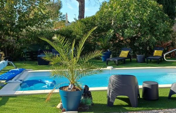 Villa Pamprenelle, Réserver  Hôtels à Hérault avec piscine, Piscine