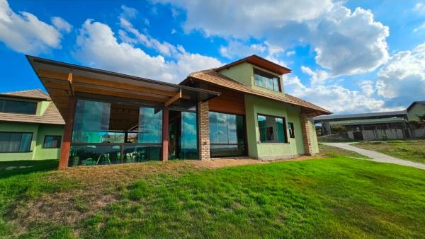 Bangalô 28 no Villa Monte Castelo, Gravatá, Reserva ahora  Hoteles en Noreste de Brasil con aparcamiento, Aparcamiento
